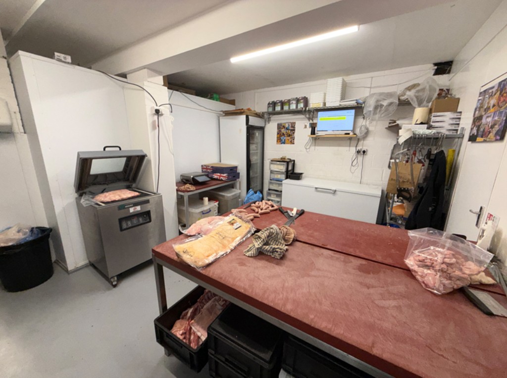 Lot: 72 - FREEHOLD COMMERCIAL & RESIDENTIAL BLOCK - butchers kitchen area